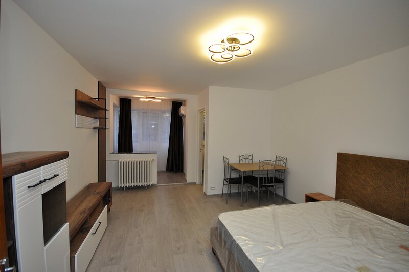 Drumul Taberei, metrou Favorit garsoniera renovata, totul este nou