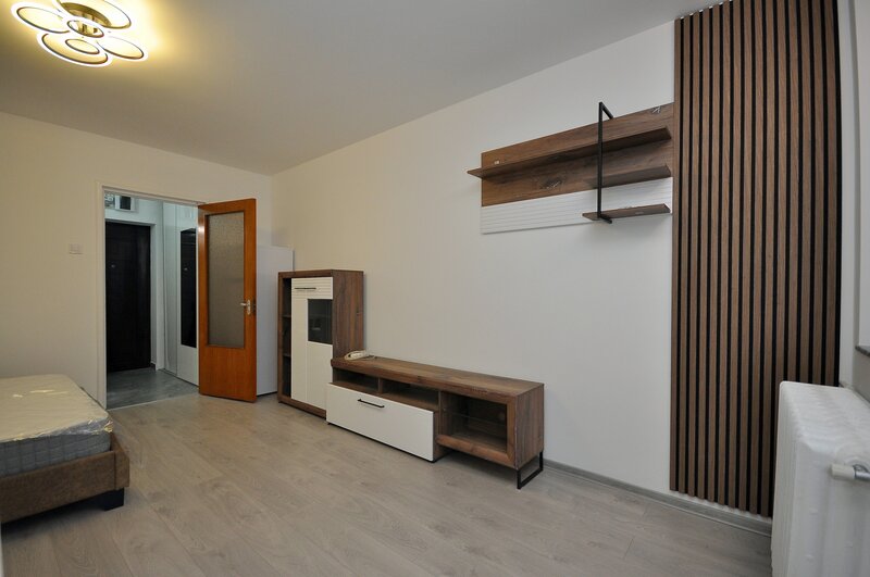 Drumul Taberei, metrou Favorit garsoniera renovata, totul este nou