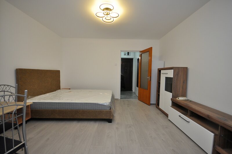 Drumul Taberei, metrou Favorit garsoniera renovata, totul este nou