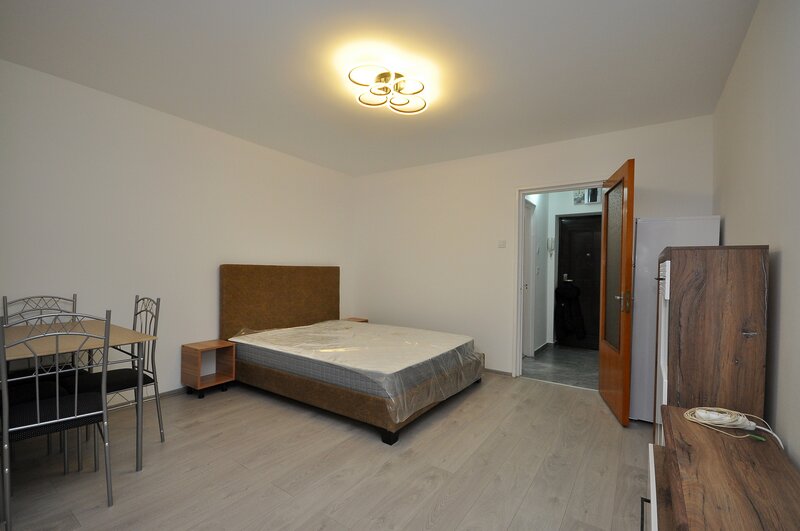 Drumul Taberei, metrou Favorit garsoniera renovata, totul este nou